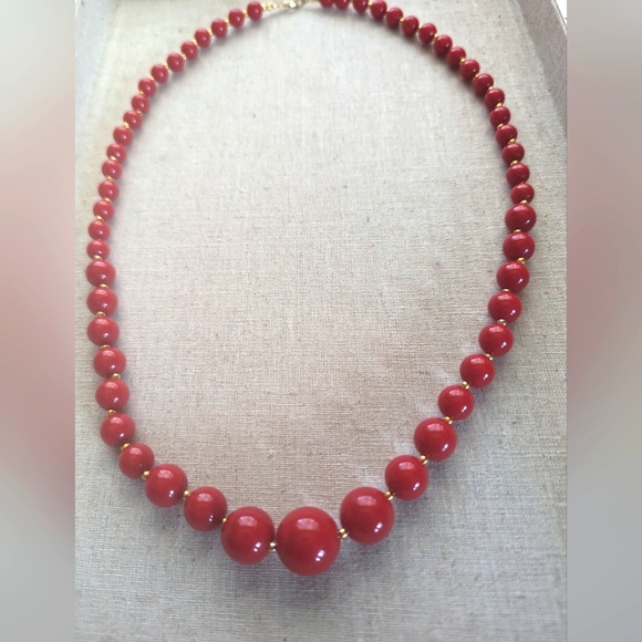 Source Unknown Jewelry Cherry Red And Gold Tone Faux Pearls
